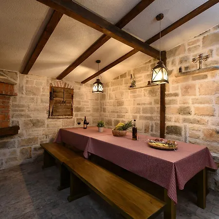 Lavie Zadarvillas * 扎达尔